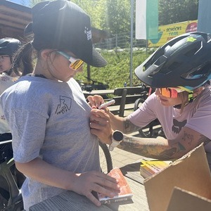 Autogrammstunde der Bike-Influencerin Nina Gutenthaler