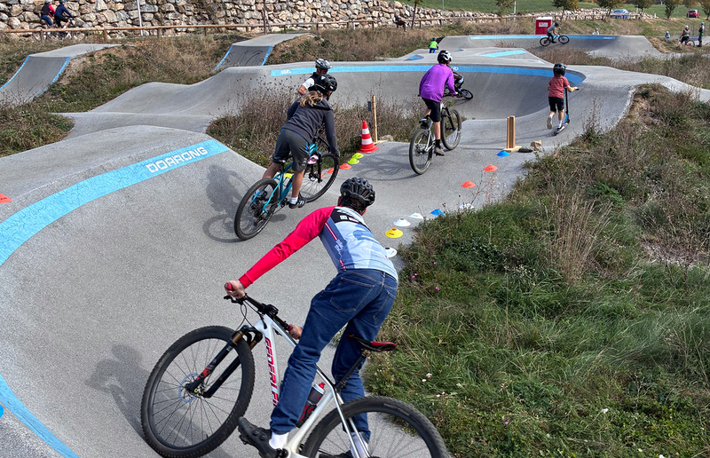 10. Oktober 2026, Stattegg / DSG Steiermark Von 10 bis 15 Uhr drehten zahlreiche Bike-Begeisterte ihre Runden am Pumptrack.