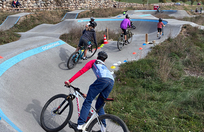 Von 10 bis 15 Uhr drehten zahlreiche Bike-Begeisterte ihre Runden am Pumptrack.